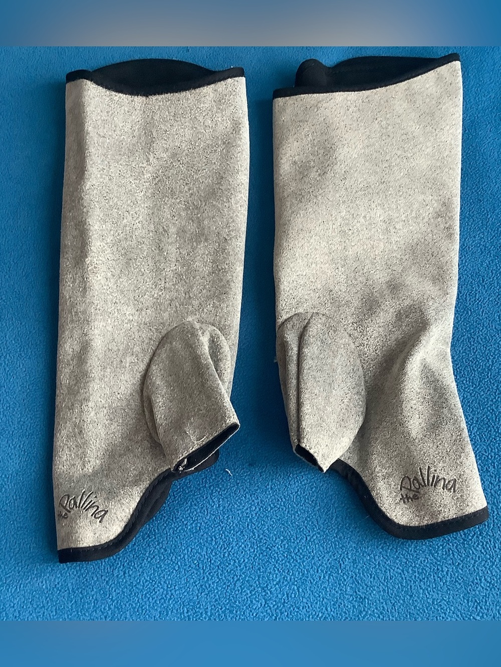 The Pallina Pruning Sleeve-1 Pair New